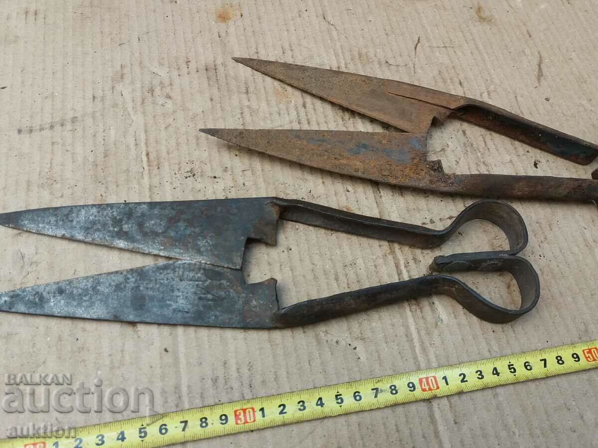 Delivery of SET OF TWO SHEPHERD SHEEP SHEARS Delivery of SET OF TWO SHEPHERD SHEEP SHEARS