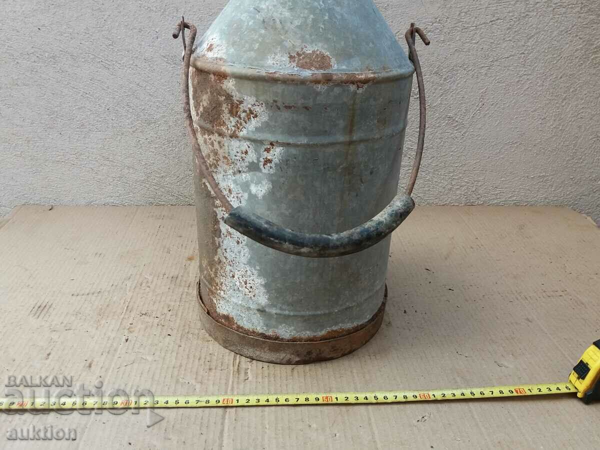 Auction MASSIVE REVIVAL GUM FOR MILK, BUCKET 12 LITERS Auction MASSIVE REVIVAL GUM FOR MILK, BUCKET 12 LITERS