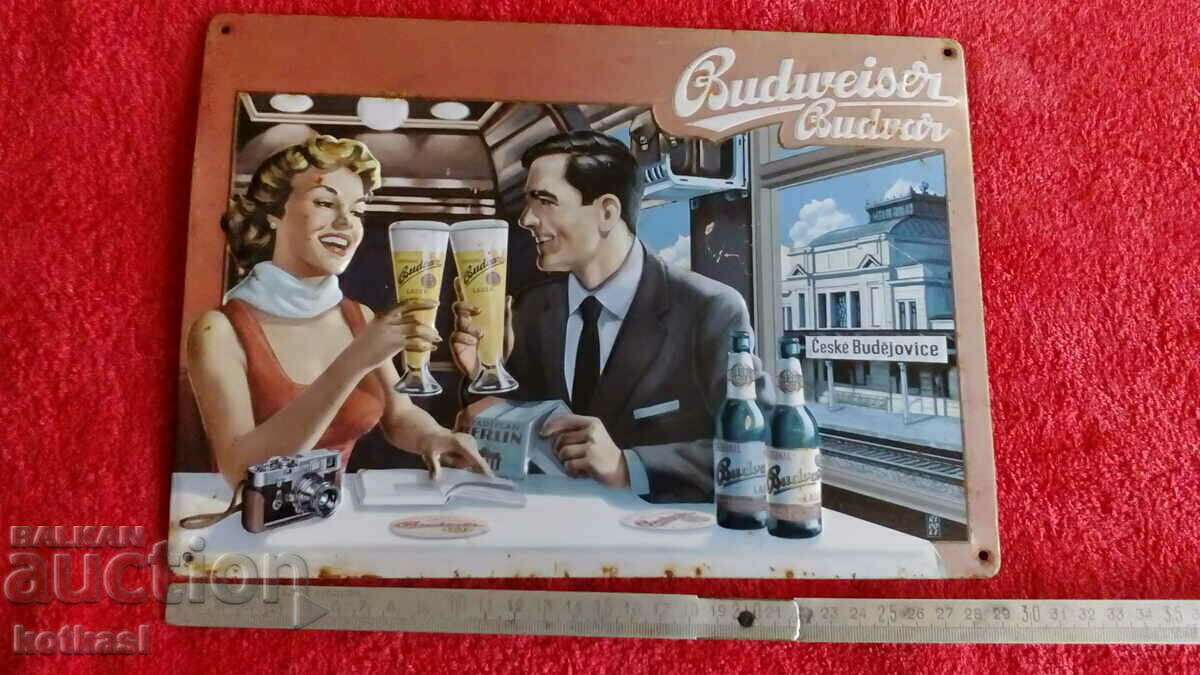 Стара релефна метална рекламна табела на бира