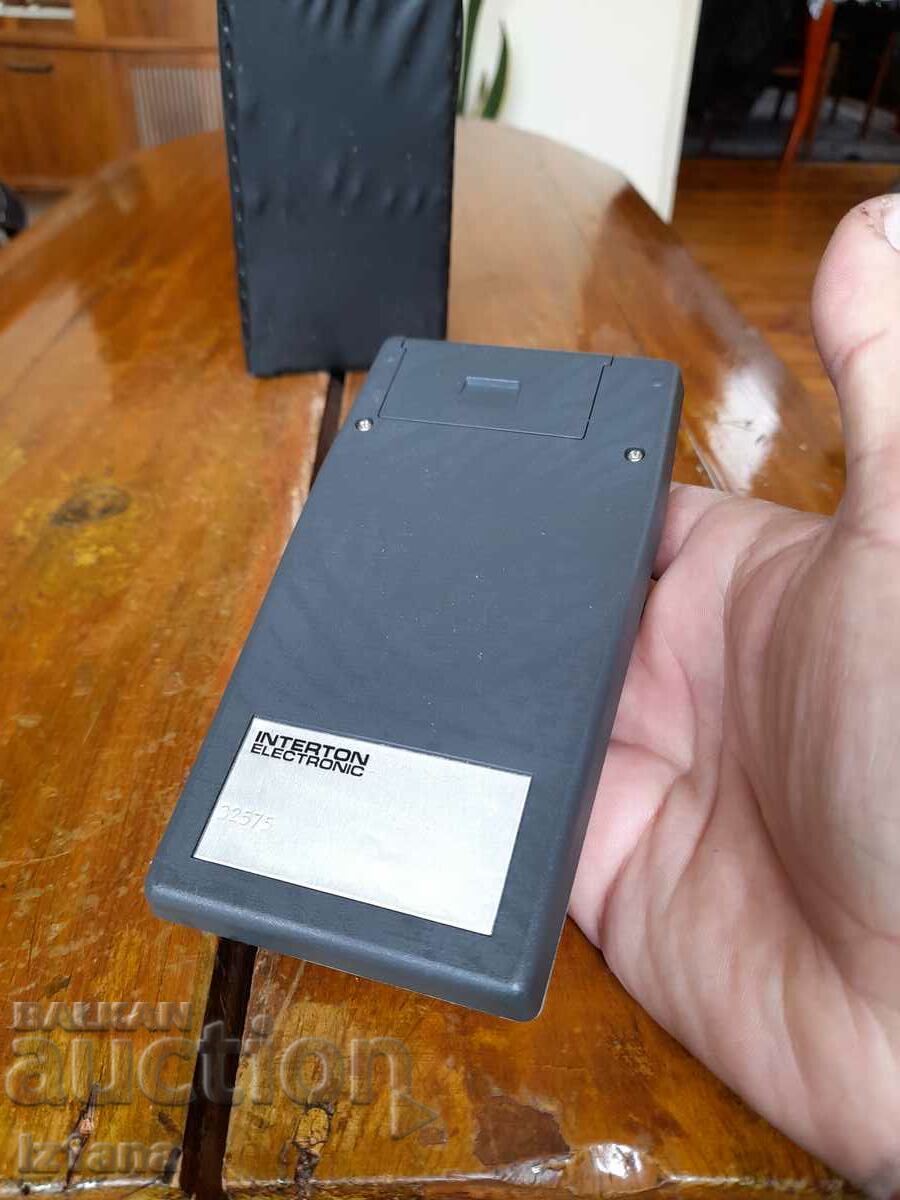 Livrarea Calculator vechi Interton PC4020