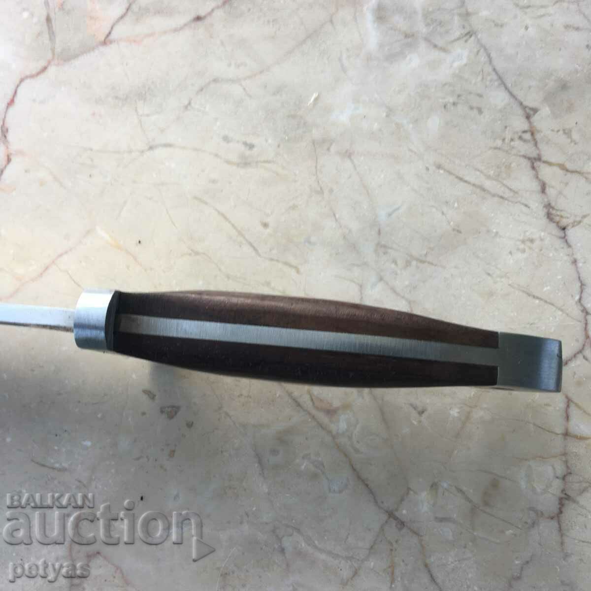 Auction Hunting knife BUCK KNIVES 300 X 195 Auction Hunting knife BUCK KNIVES 300 X 195