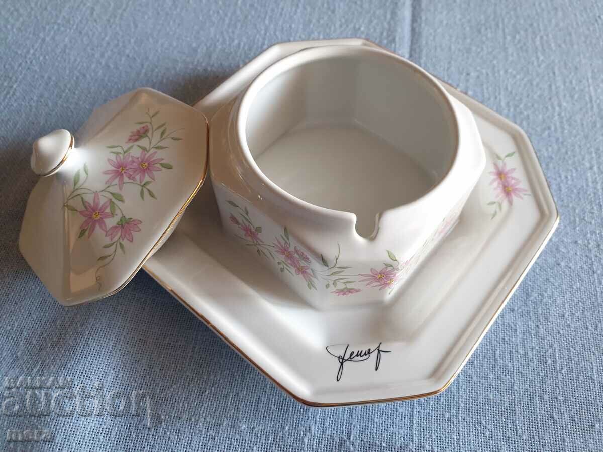 Δημοπρασία Κομψό πορσελάνινο μπολ ζάχαρης Δημοπρασία Κομψό πορσελάνινο μπολ ζάχαρης