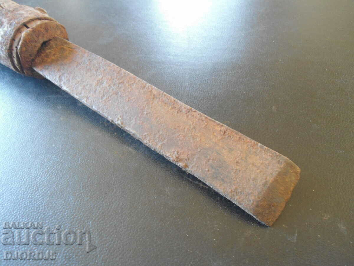 Стар инструмент, длето с цена 5.00 лв. | € 2.56 Стар инструмент, длето с цена 5.00 лв. | € 2.56