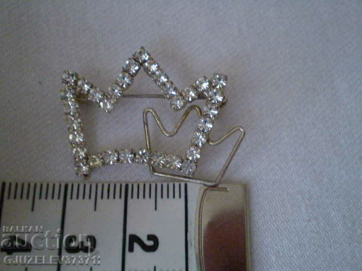 Дамска брошка тип корона с цена 12.00 лв. | € 6.14 Дамска брошка тип корона с цена 12.00 лв. | € 6.14