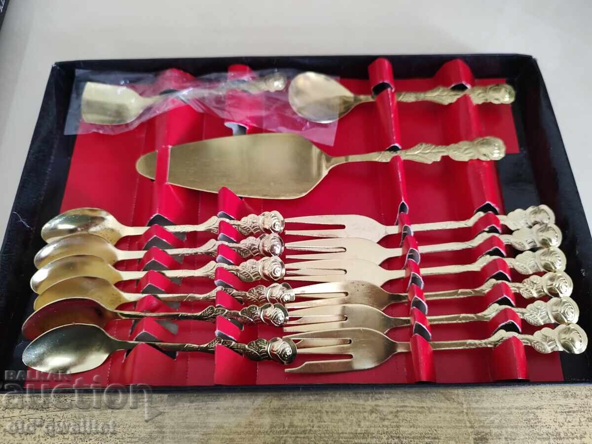 Σκεύη για τσάι καφέ, πριν το 1989, 15 τεμάχια επιχρυσωμένα Σκεύη για τσάι καφέ, πριν το 1989, 15 τεμάχια επιχρυσωμένα