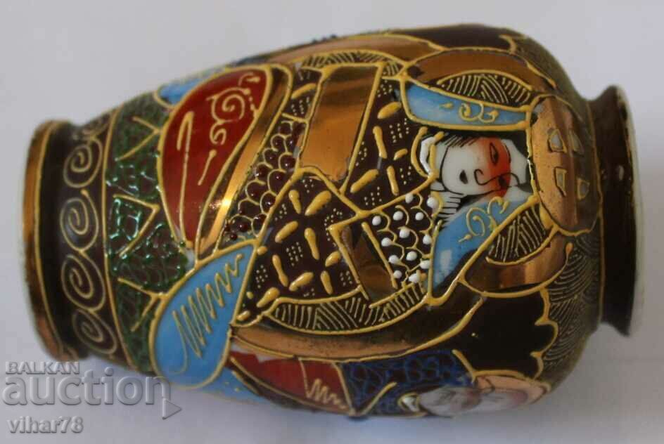 SMALL JAPON VASE with price 60.00 BGN | € 30.68 SMALL JAPON VASE with price 60.00 BGN | € 30.68