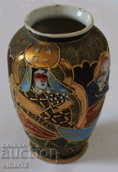 Delivery of SMALL JAPON VASE Delivery of SMALL JAPON VASE