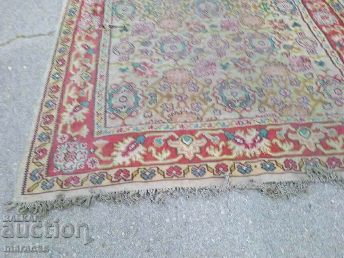 Delivery of Old carpet Delivery of Old carpet