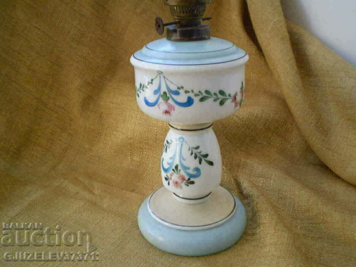 Αντικέ πορσελάνινο φωτιστικό υγραερίου με τιμή 199.00 BGN | € 101.75 Αντικέ πορσελάνινο φωτιστικό υγραερίου με τιμή 199.00 BGN | € 101.75