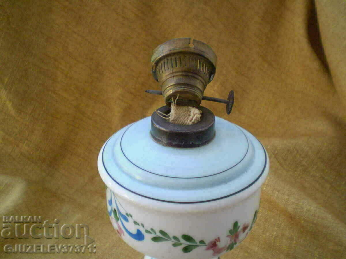 Παράδοση Αντικέ πορσελάνινο φωτιστικό υγραερίου Παράδοση Αντικέ πορσελάνινο φωτιστικό υγραερίου