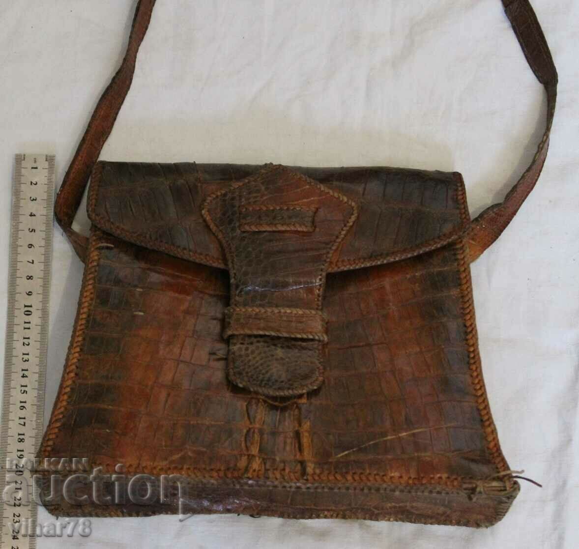 Old ladies leather bag with price 145.99 BGN | € 74.64 Old ladies leather bag with price 145.99 BGN | € 74.64