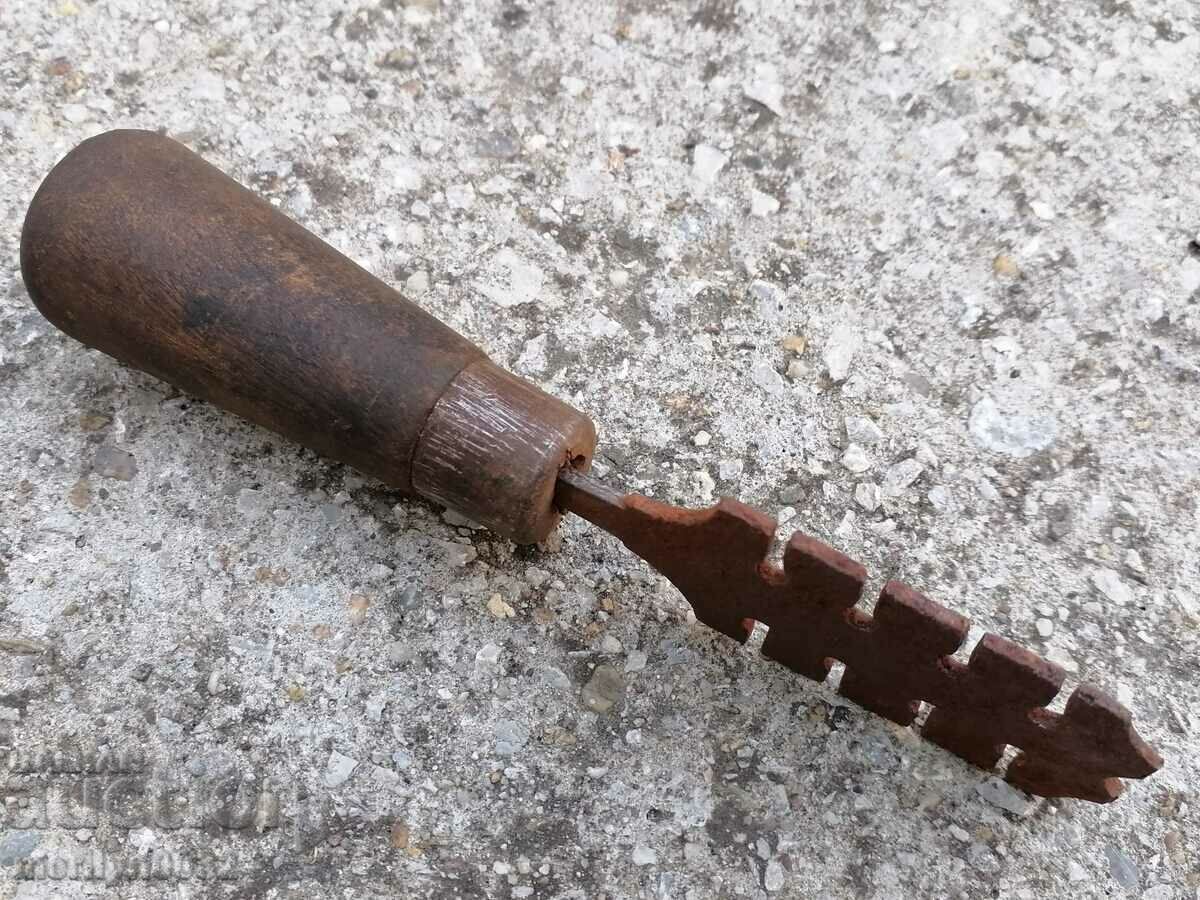 Old die for inch thread tool for flintlock pistols with price 68.00 BGN | € 34.77