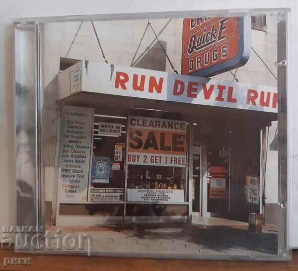 Paul McCartney – Run Devil Run  1999