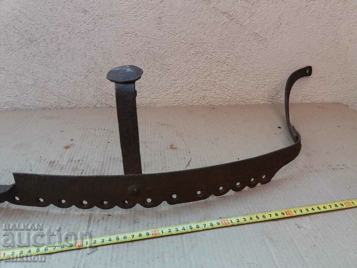 Аукцион МАСИВНО КОВАН ОРНАМЕНТ ОТ ФАЙТОН, ДВУКОЛКА Аукцион МАСИВНО КОВАН ОРНАМЕНТ ОТ ФАЙТОН, ДВУКОЛКА