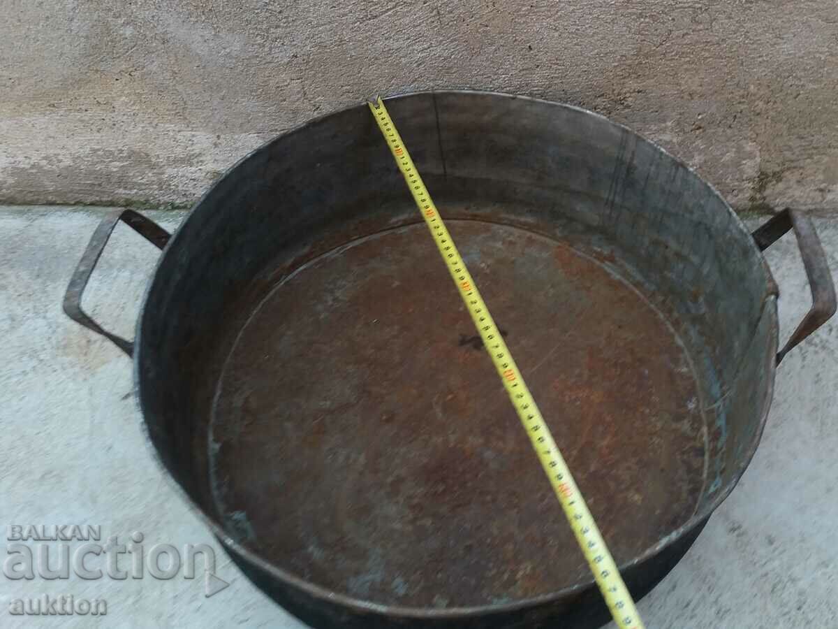 Аукцион СТАРА МАСИВНА КОВАНА ТАВА ЗА АГНЕТА, ЛЮТЕНИЦА И ДР. Аукцион СТАРА МАСИВНА КОВАНА ТАВА ЗА АГНЕТА, ЛЮТЕНИЦА И ДР.