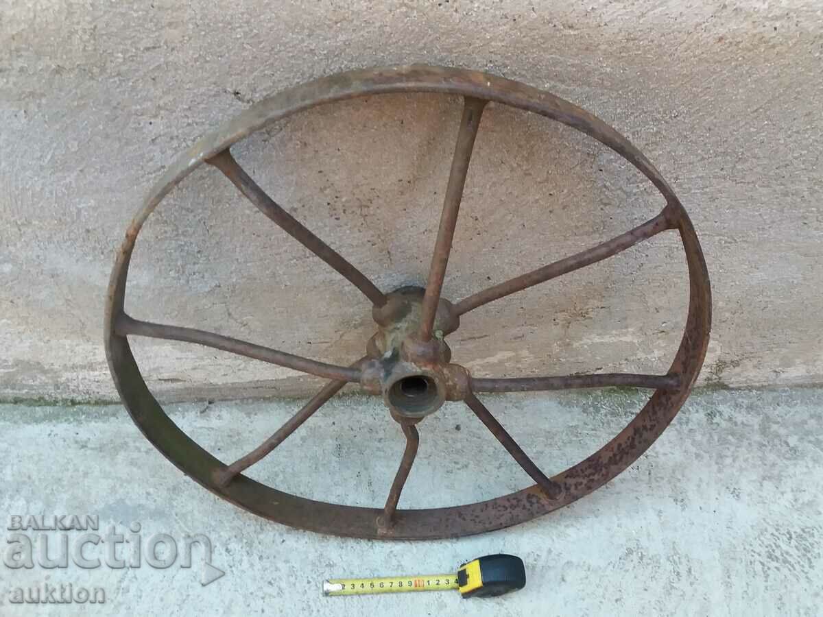Доставка на ВЪЗРОЖДЕНСКО МАСИВНО КОВАНО КОЛЕЛО ОТ ДРУКОЛКА, КОЛЕСАР Доставка на ВЪЗРОЖДЕНСКО МАСИВНО КОВАНО КОЛЕЛО ОТ ДРУКОЛКА, КОЛЕСАР