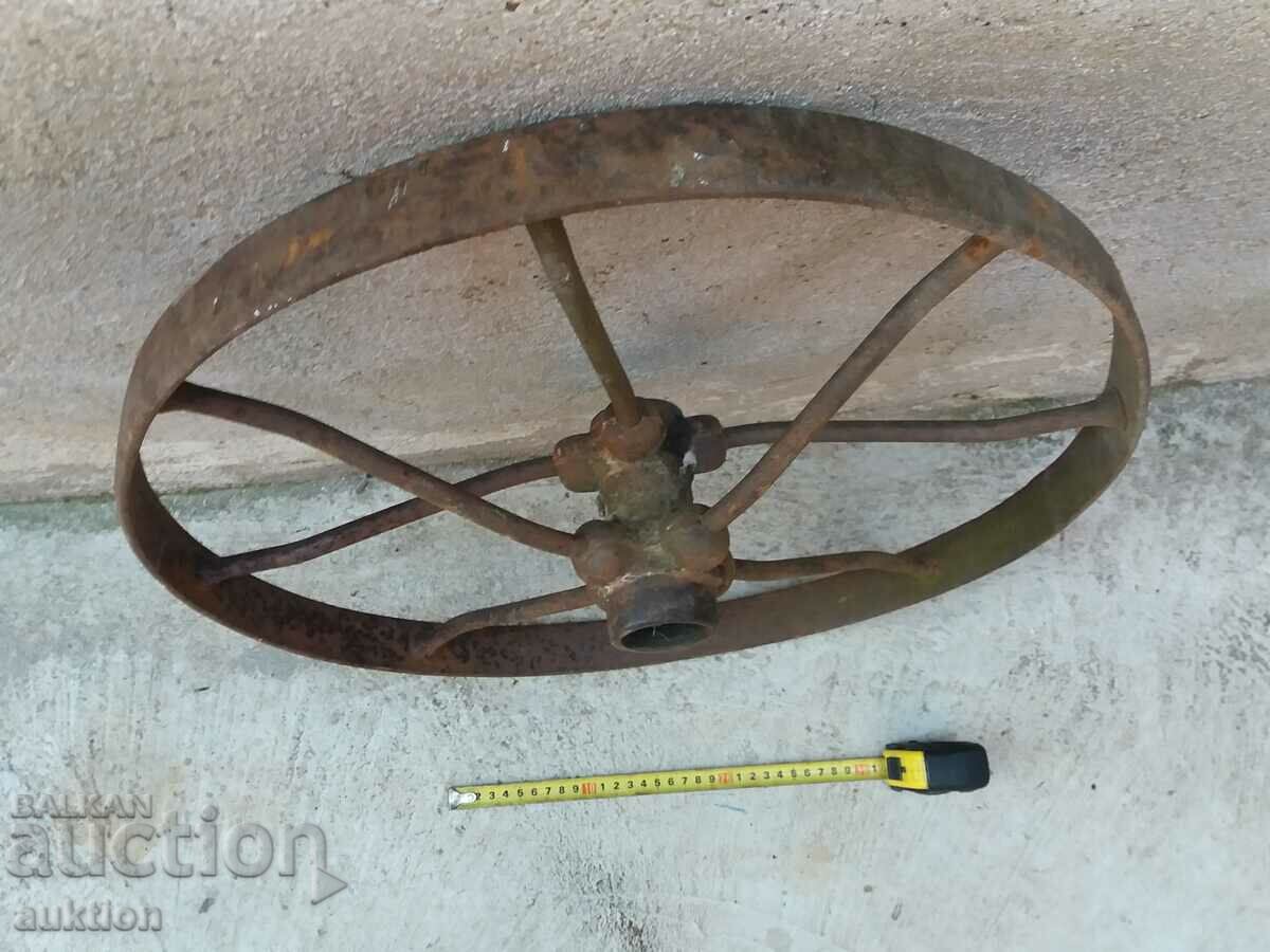 ВЪЗРОЖДЕНСКО МАСИВНО КОВАНО КОЛЕЛО ОТ ДРУКОЛКА, КОЛЕСАР - 7 ВЪЗРОЖДЕНСКО МАСИВНО КОВАНО КОЛЕЛО ОТ ДРУКОЛКА, КОЛЕСАР - 7