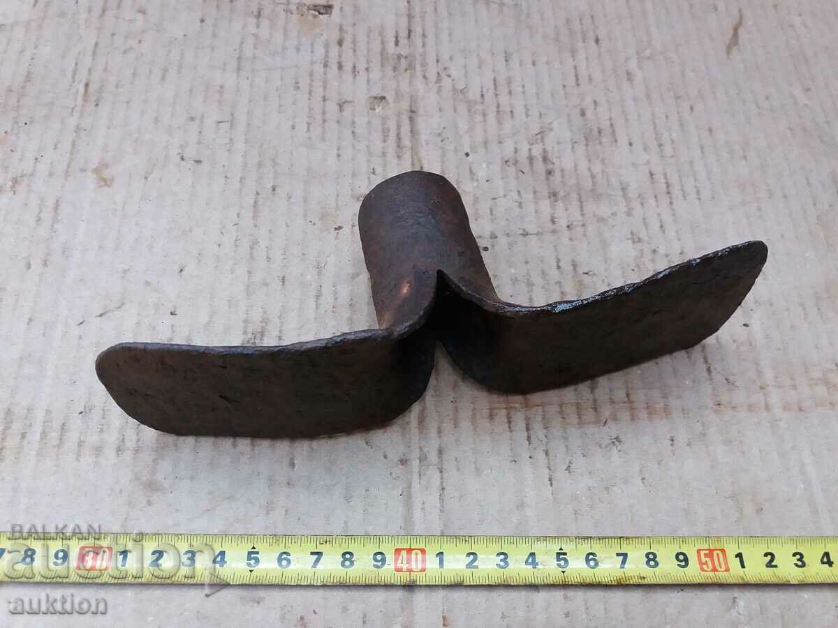 Auction OLD FORGED HOOK, AGRICULTURAL TOOL TOOL Auction OLD FORGED HOOK, AGRICULTURAL TOOL TOOL