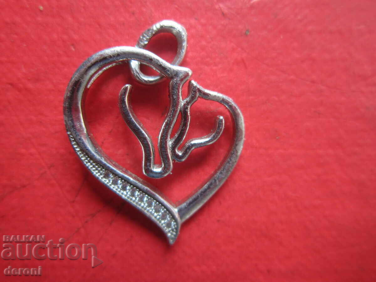 Ασημένιο μενταγιόν με πέτρες με τιμή 12.00 BGN | € 6.14 Ασημένιο μενταγιόν με πέτρες με τιμή 12.00 BGN | € 6.14