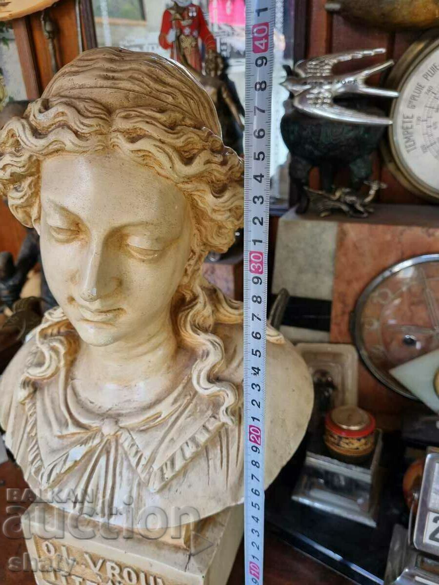 An old statue. Ancient figure - 6