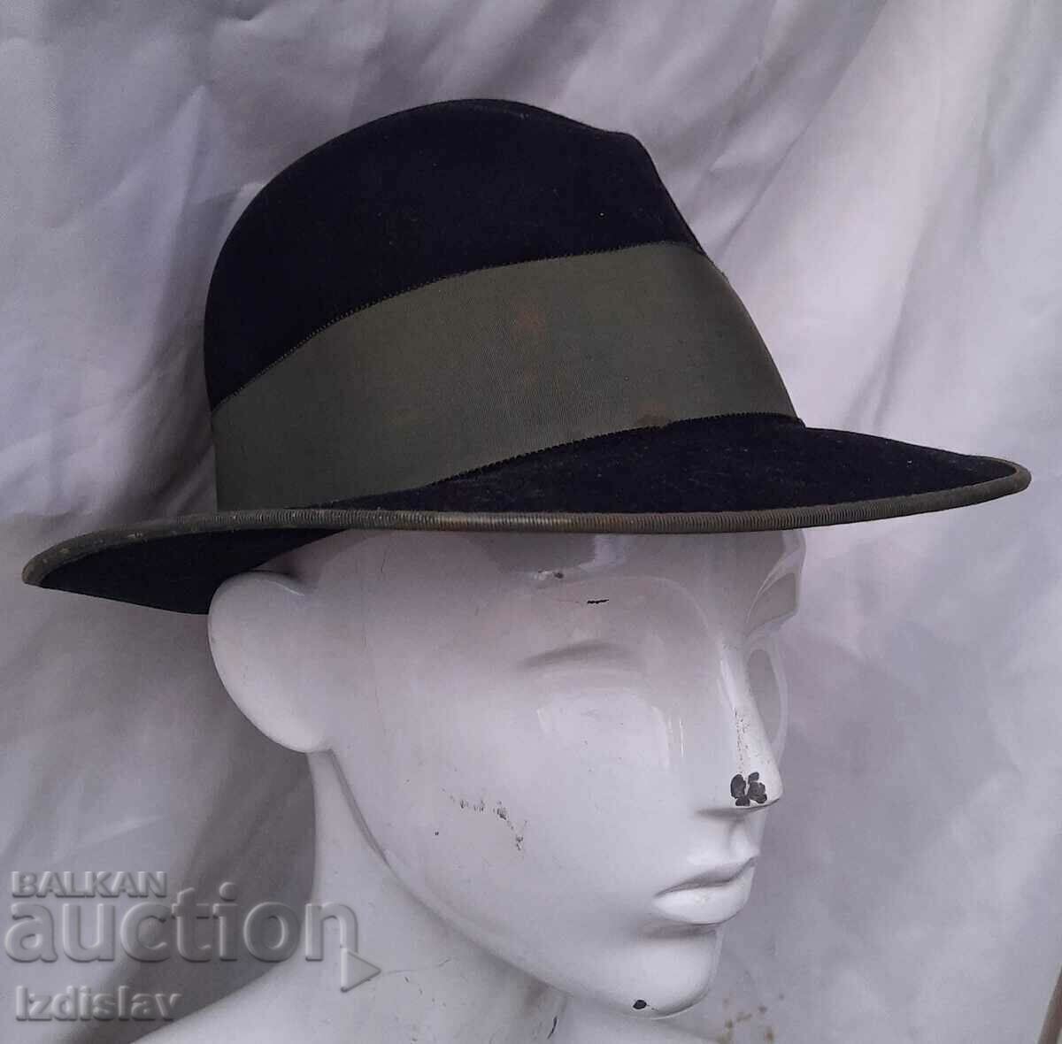 Delivery of Old hat Delivery of Old hat