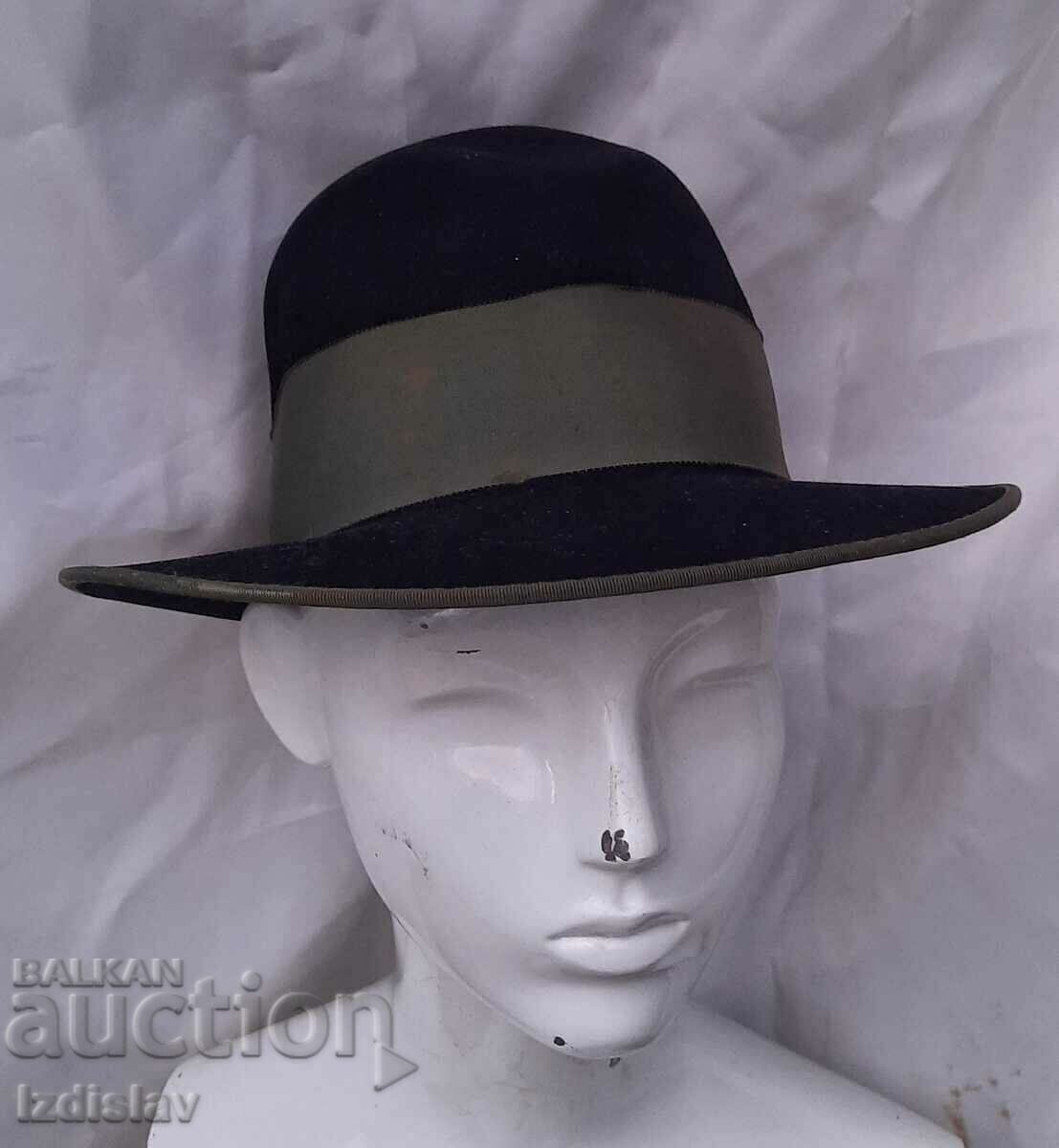 Old hat - 5 Old hat - 5