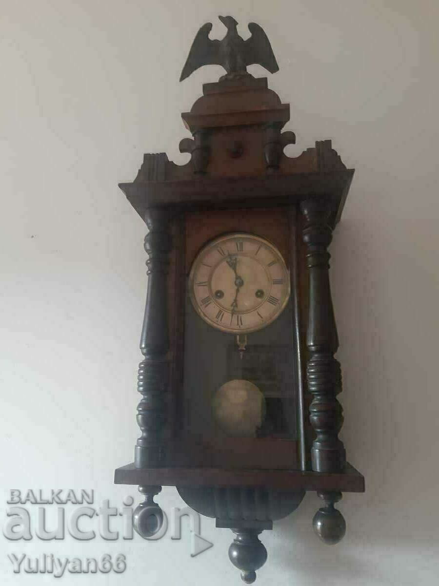 Продаам старинен часовник