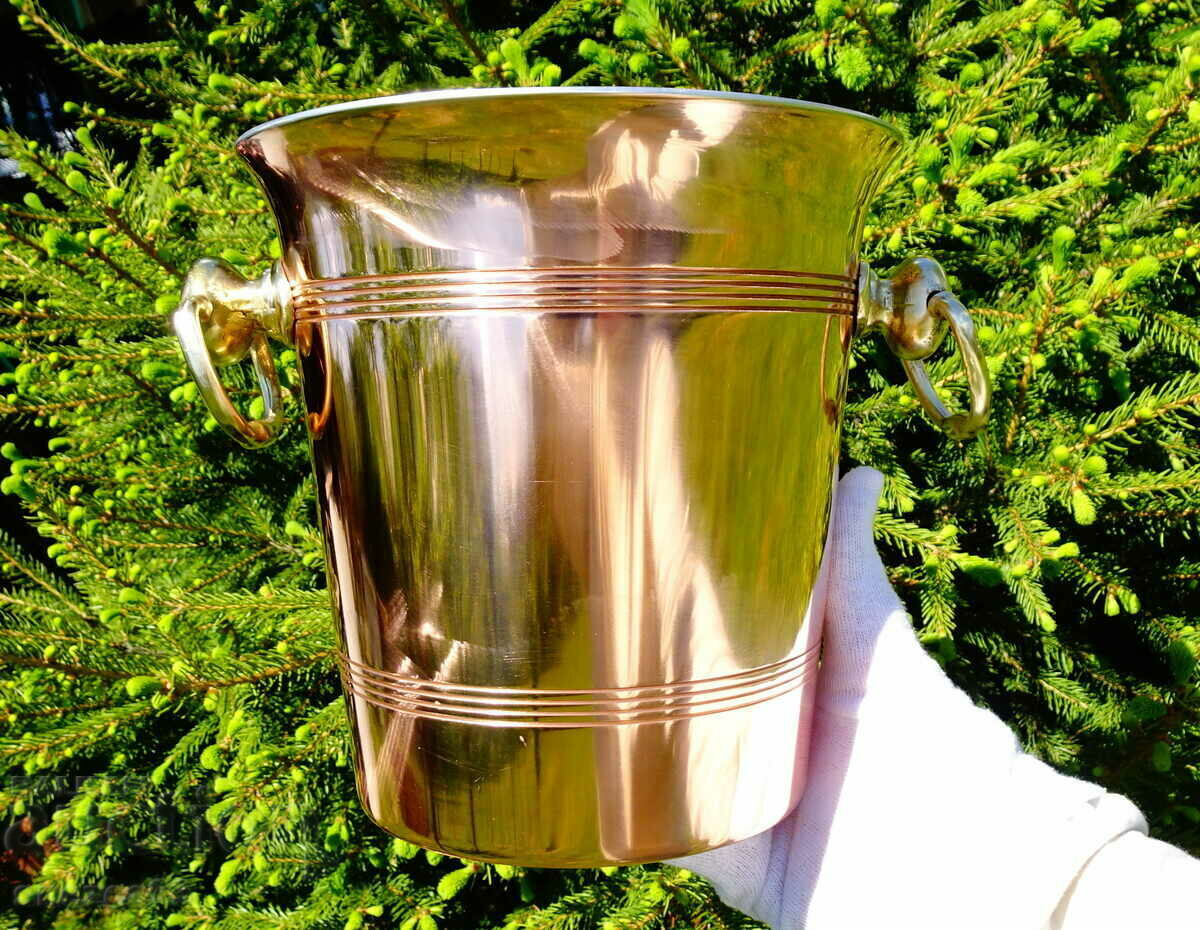 Delivery of French copper champagne 1 kg., 5 liters.