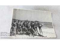 Fotografie Lozenets Bărbați din SAC în costume de baie pe plajă 1966
