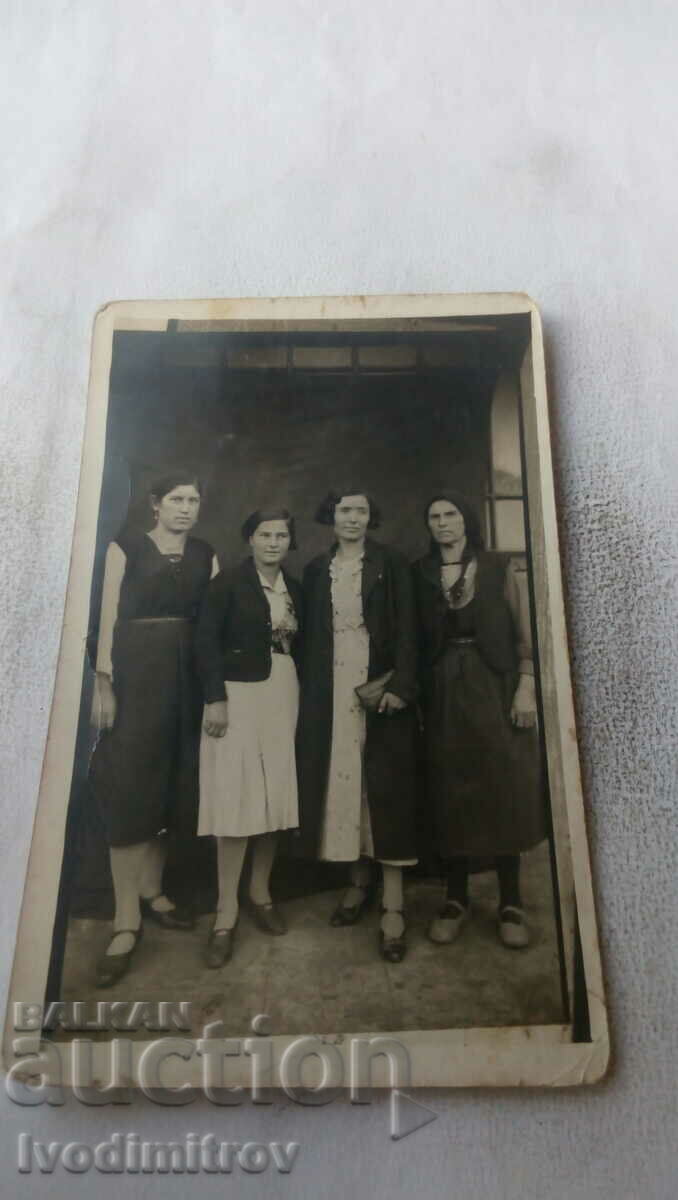 Photo Four women