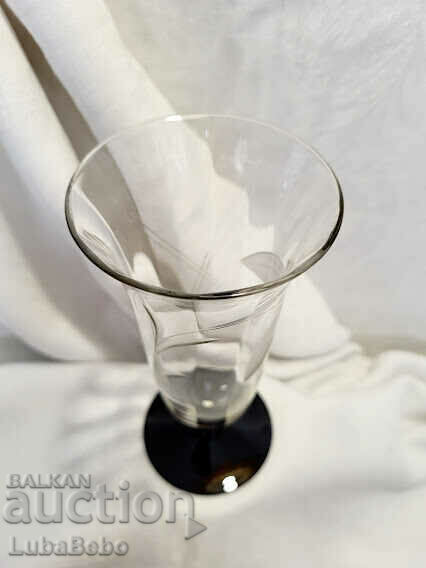 Auction  Art glass vase in Art Deco style