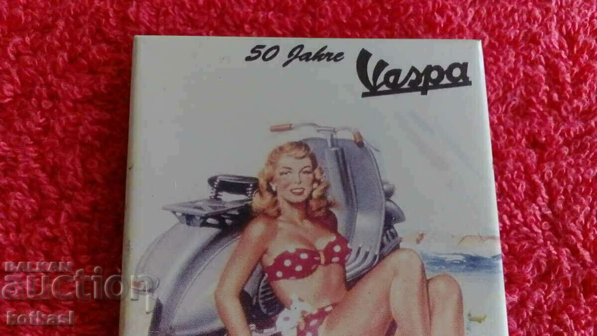 Souvenir Magnet refrigerator woman erotica Pirelli PIRELLI VESPA - 5 Souvenir Magnet refrigerator woman erotica Pirelli PIRELLI VESPA - 5