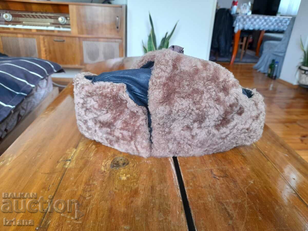 Vechi pălărie, pălărie cu preț 30.00 BGN | € 15.34