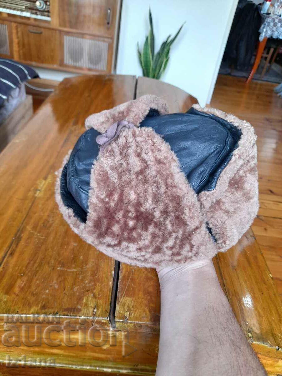 Licitație Vechi pălărie, pălărie