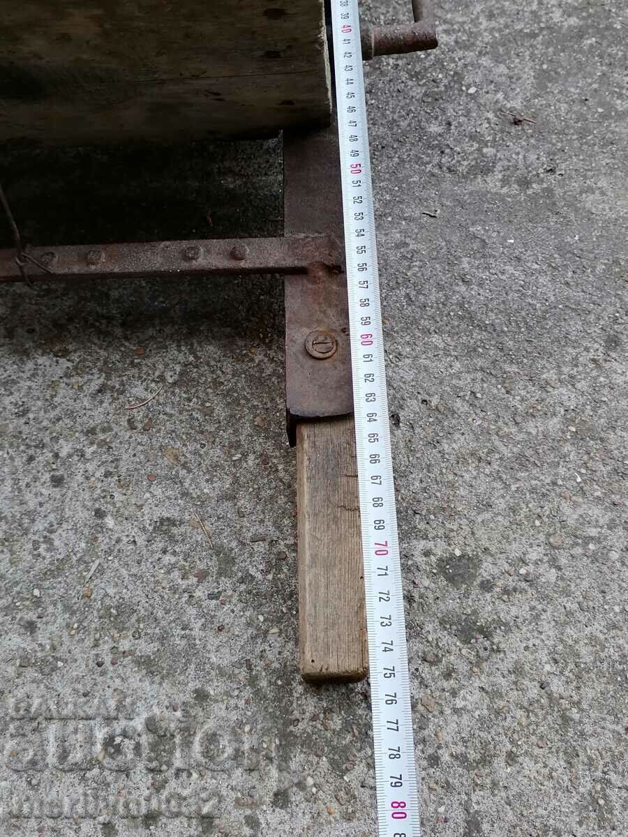 Delivery of Old grape grinder Delivery of Old grape grinder