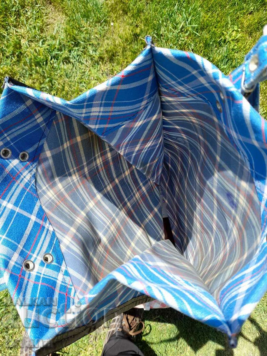 Μια παλιά τσάντα με ρόδες - 5