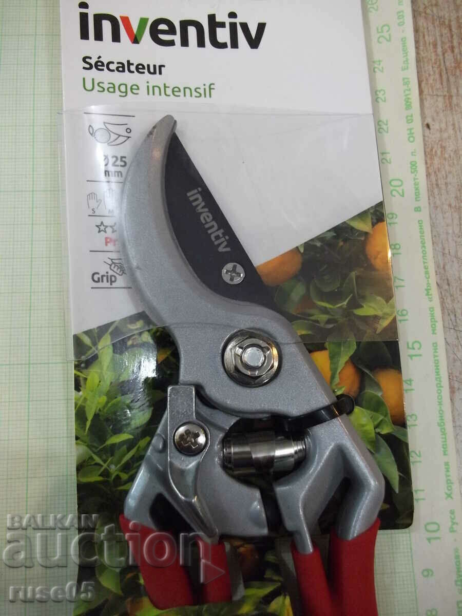 Scissors "inventiv" up to 25 mm vine metal new with price 30.00 BGN | € 15.34 Scissors "inventiv" up to 25 mm vine metal new with price 30.00 BGN | € 15.34