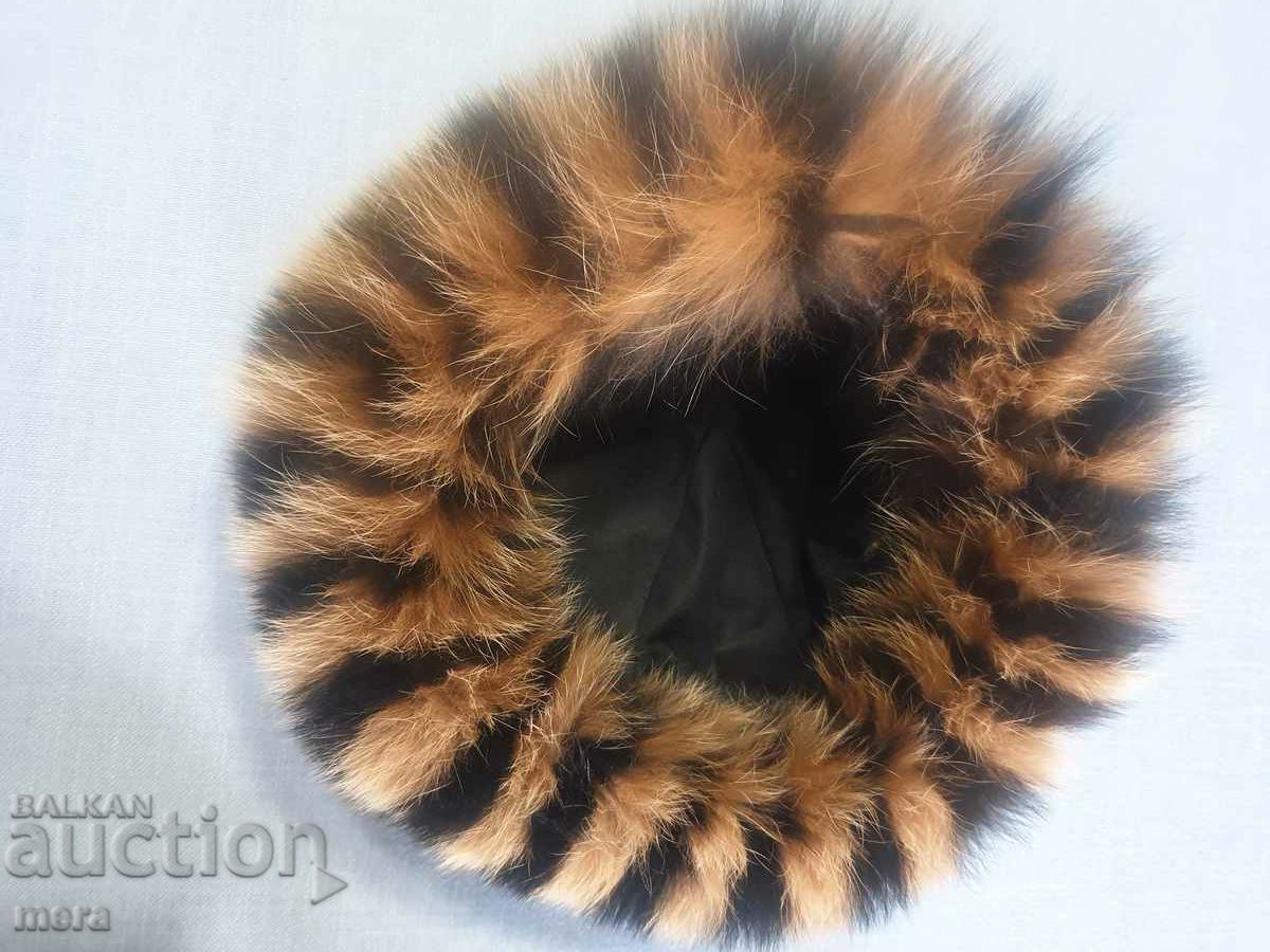 Auction  Stylish women's hat made of genuine leather of an exotic animal
