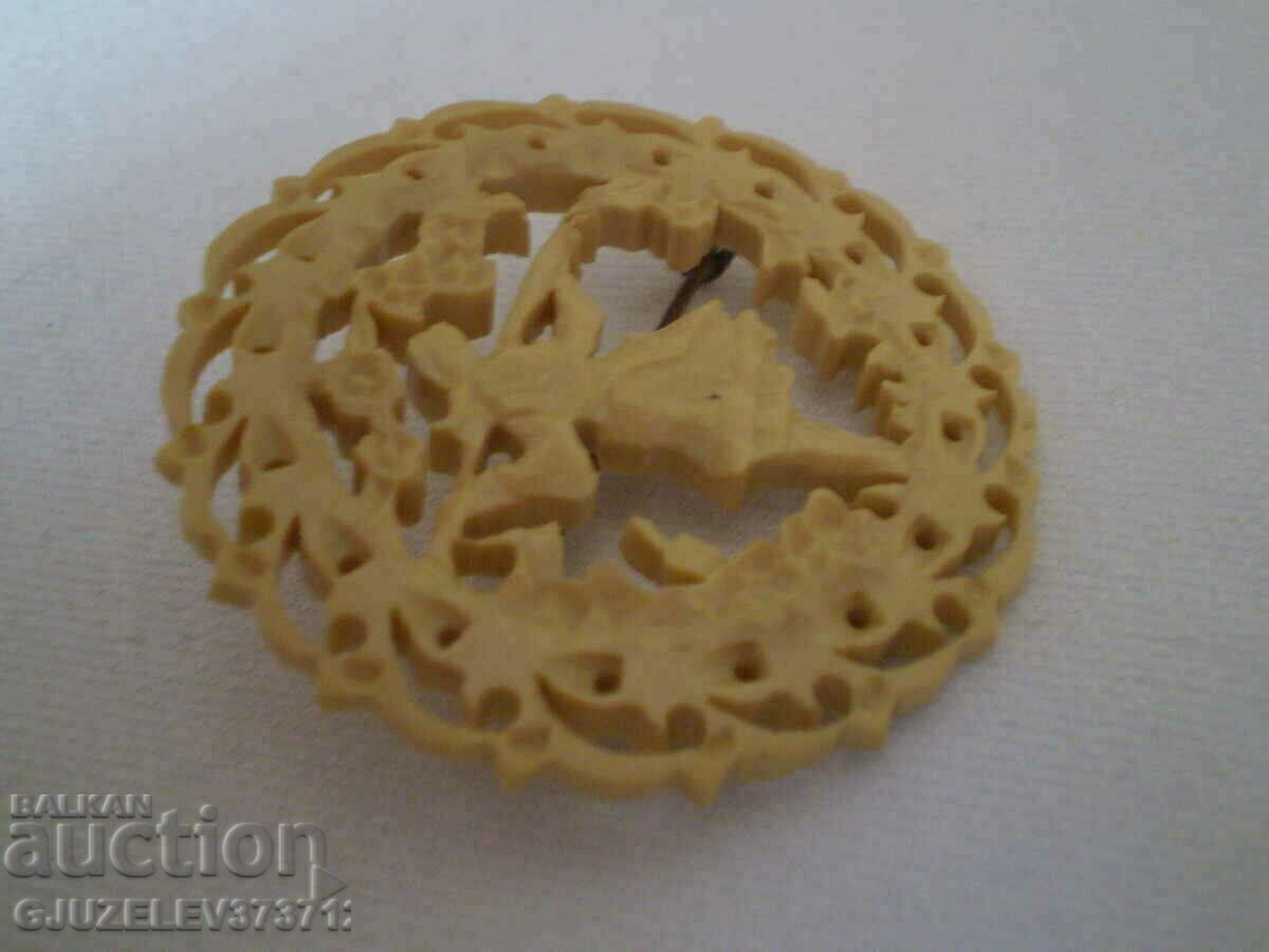 стара брошка ръчно изработена от бакелит жена - 6 стара брошка ръчно изработена от бакелит жена - 6