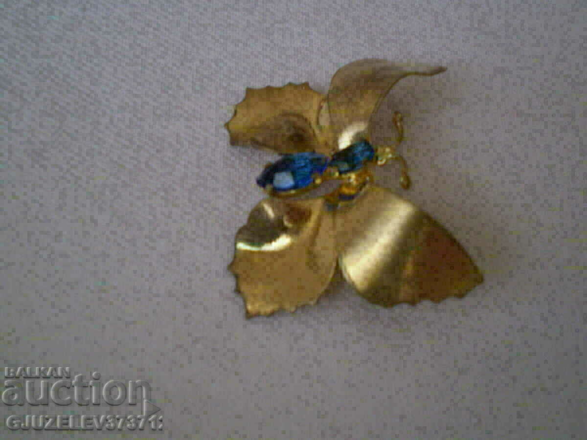 BUTTERFLY BROUGHT WITH BLUE CRYSTAL - 5 BUTTERFLY BROUGHT WITH BLUE CRYSTAL - 5