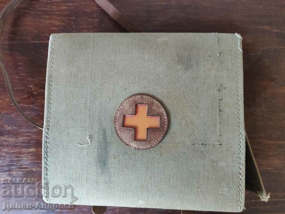 Geantă medicală veche, Crucea Roșie - Set complet!