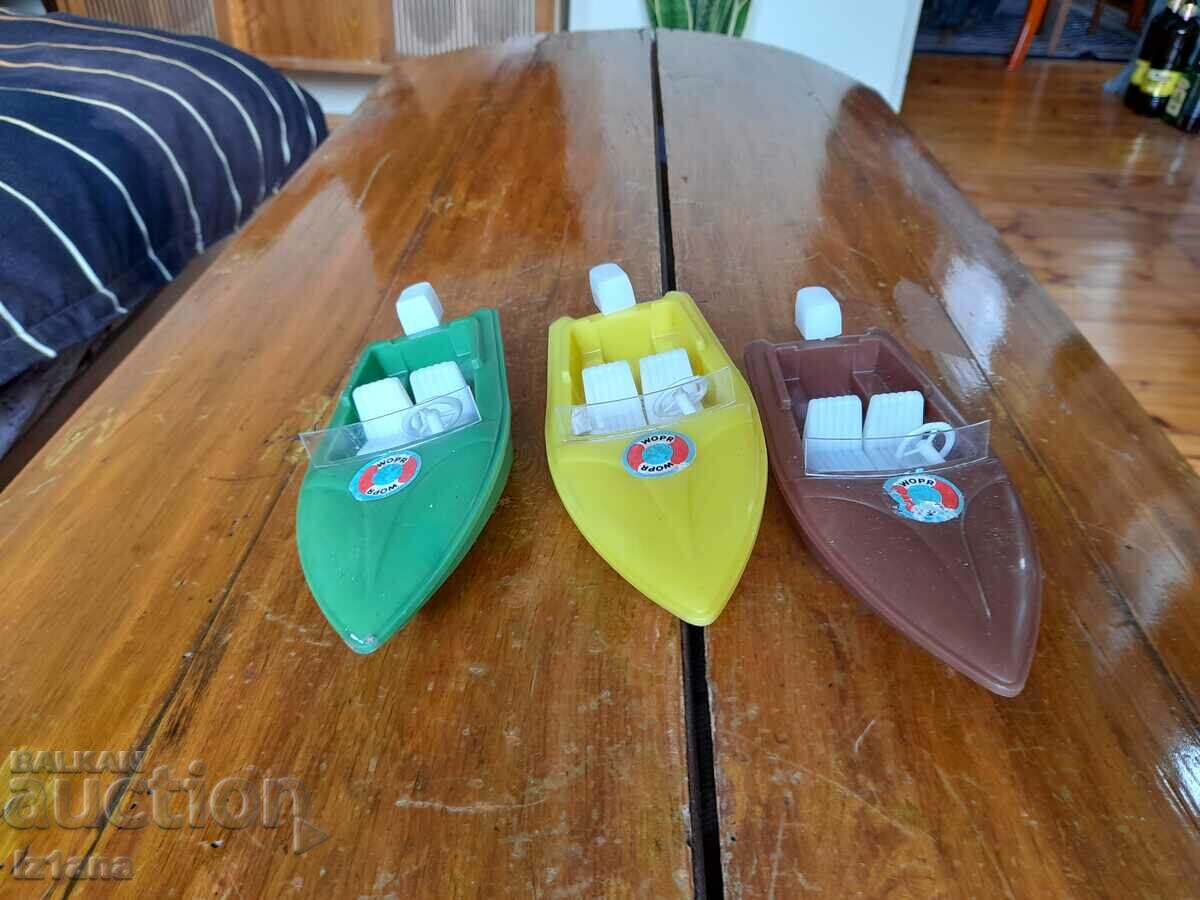 An old toy boat, a boat with price 40.00 BGN | € 20.45 An old toy boat, a boat with price 40.00 BGN | € 20.45