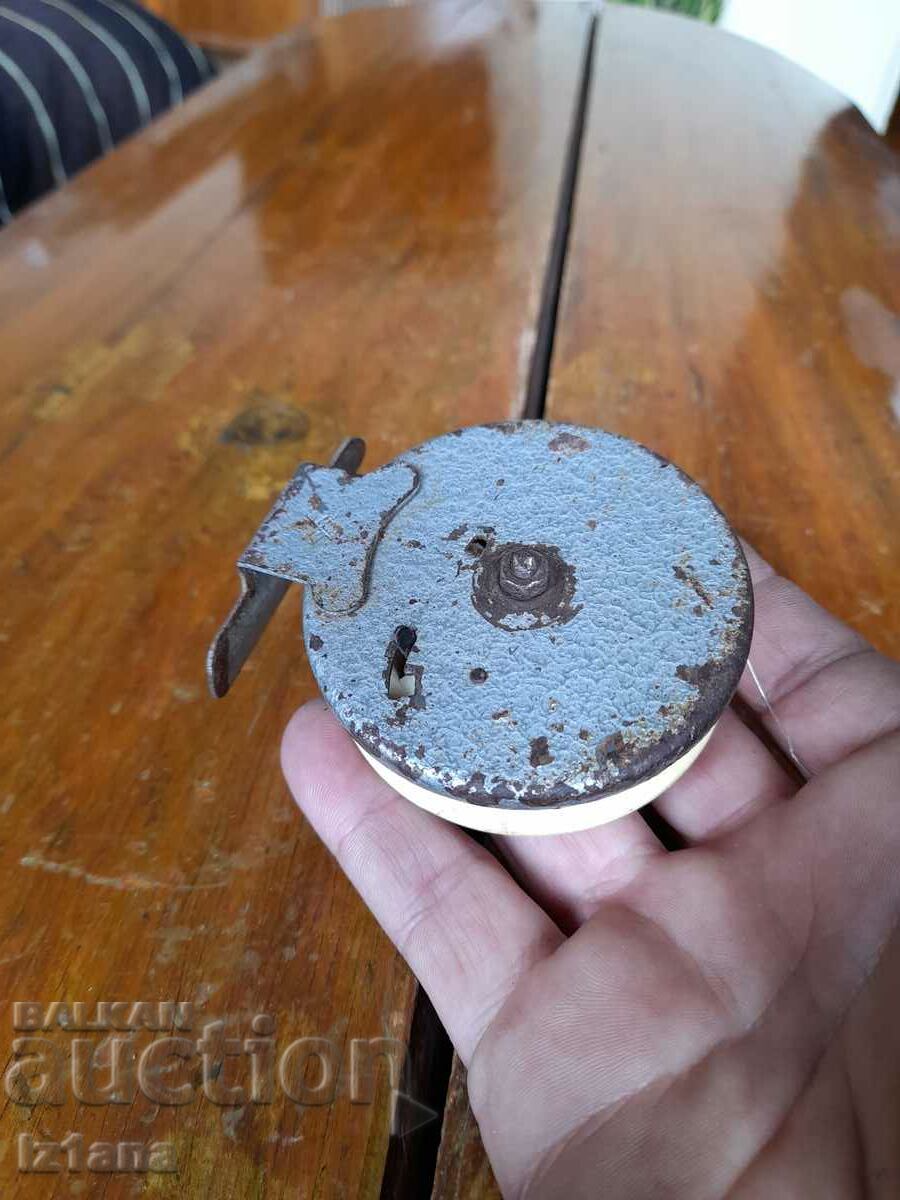 Delivery of Old fishing reel Delivery of Old fishing reel