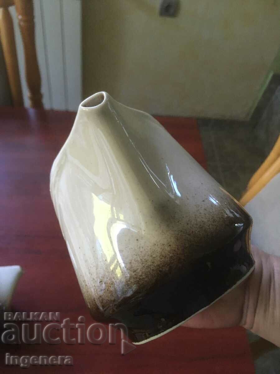 REZERVOR CĂRBĂTOR DE PORCELAN -2 BUC cu preț € 6.20 | 12.13 BGN