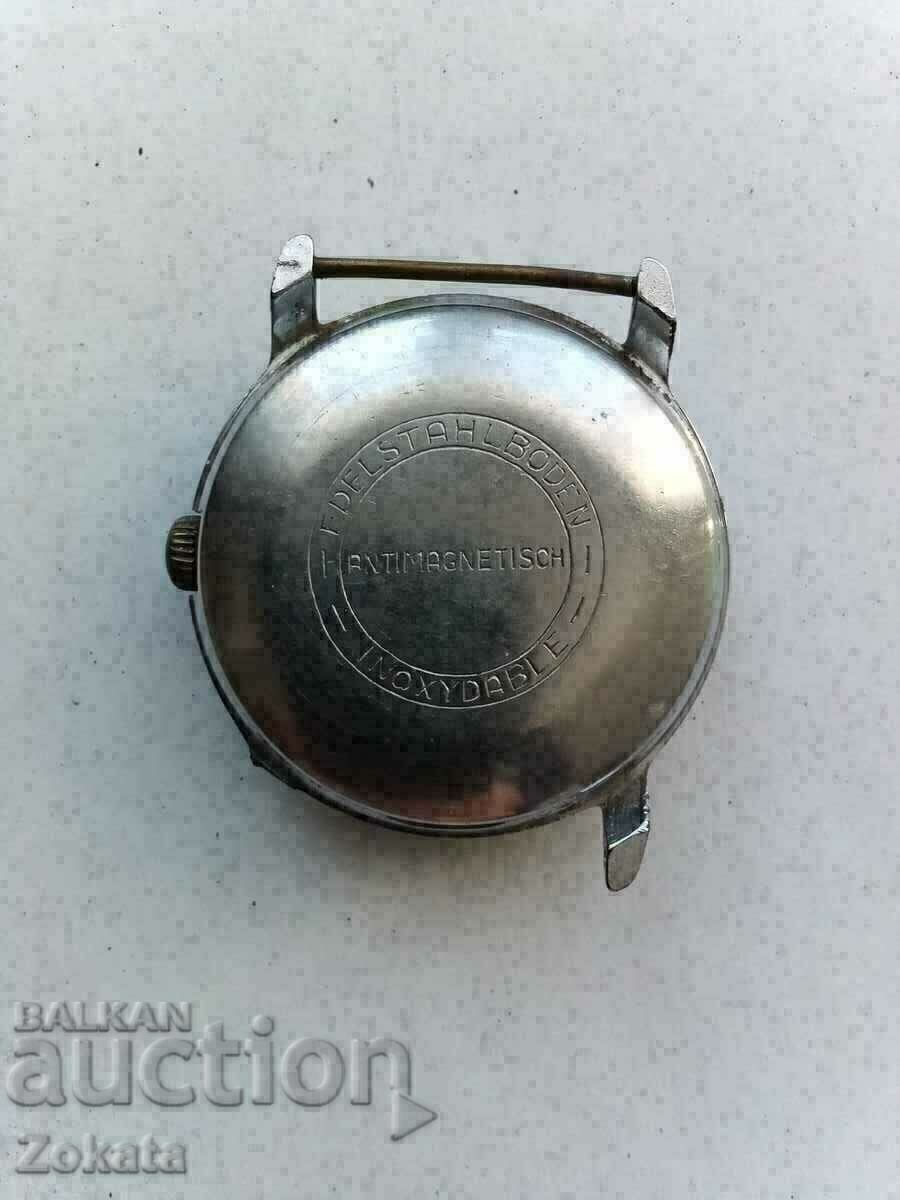 Часовник. с цена € 4.09 | 8.00 лв. Часовник. с цена € 4.09 | 8.00 лв.