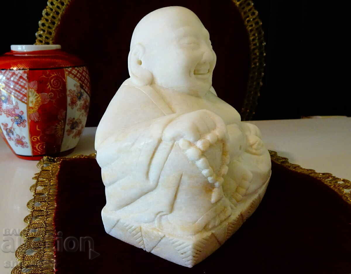 Buddha statuette of 1.5 kg marble. with price 59.00 BGN | € 30.17 Buddha statuette of 1.5 kg marble. with price 59.00 BGN | € 30.17