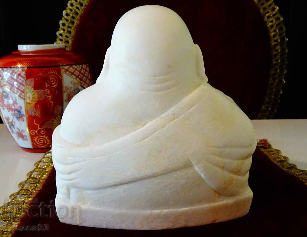 Auction Buddha statuette of 1.5 kg marble. Auction Buddha statuette of 1.5 kg marble.