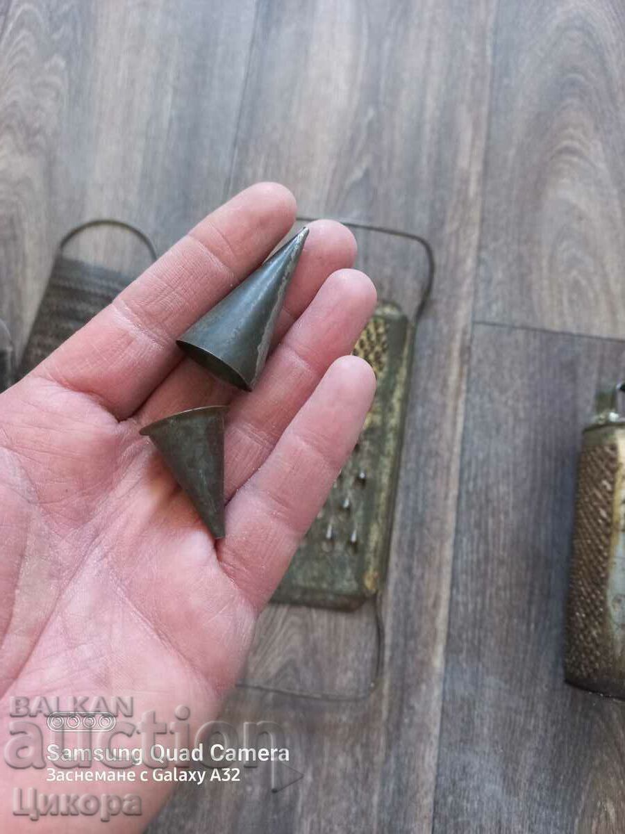 OLD GRINDER FOR FEEDING - 6