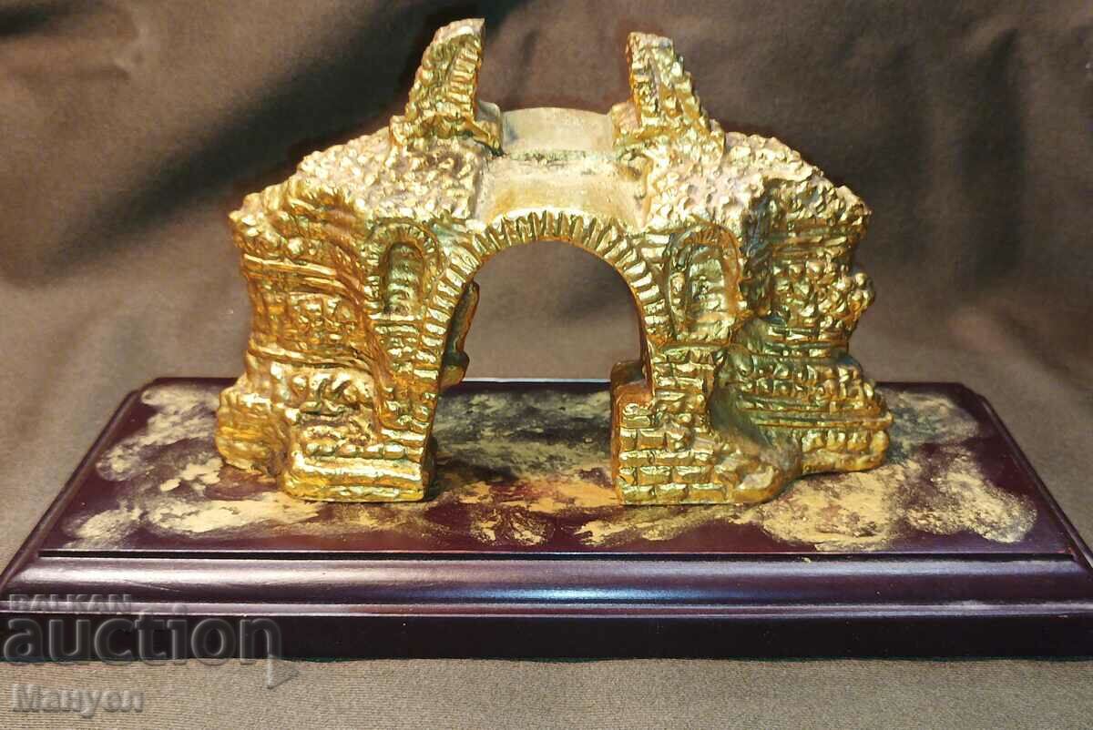 O sculptură veche, valoroasă. - 5 O sculptură veche, valoroasă. - 5