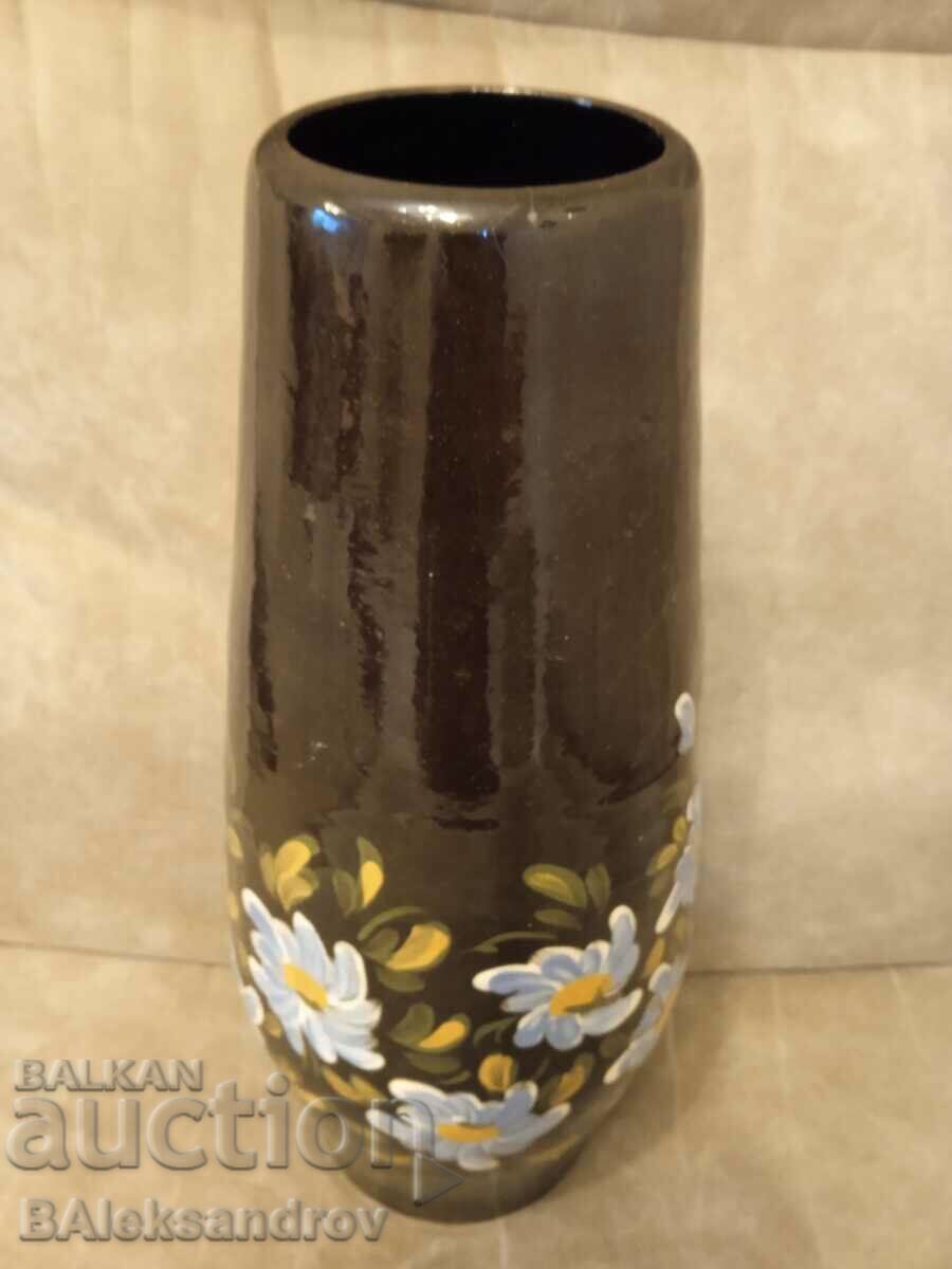 Auction Large ceramic hand-painted vase Auction Large ceramic hand-painted vase